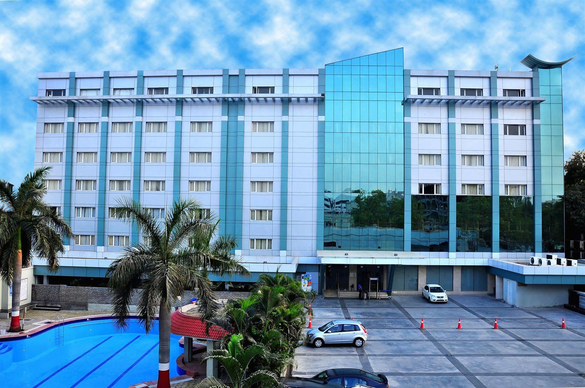 Manasarovar - The Fern Hyderabad Exteriör bild
